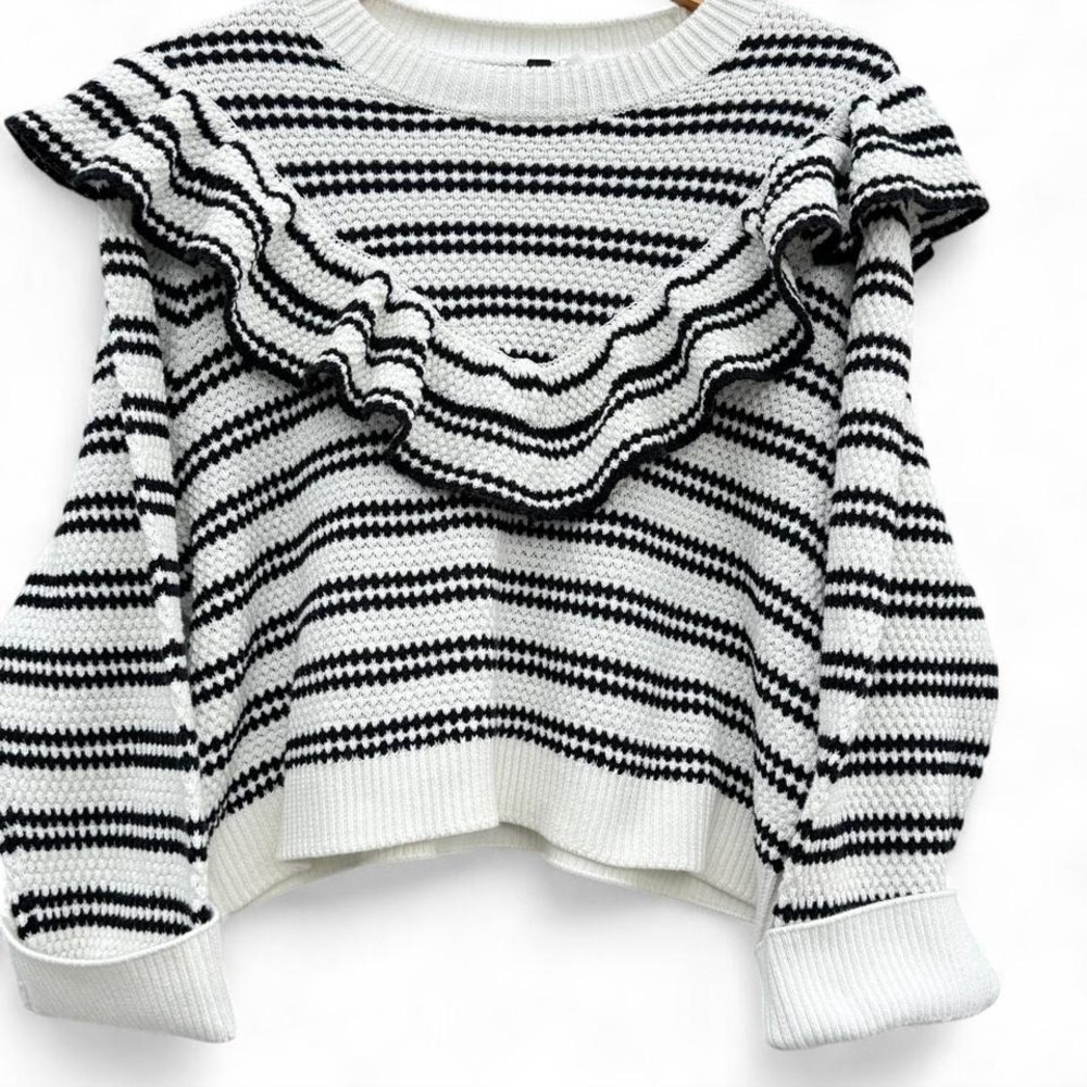 Size Medium, Cable Knit Striped Ruffle Sweater Crop – Black & White 2010 vibes